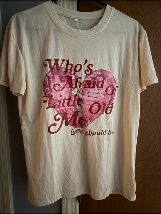 Tops - Women’s Small T-Shirt with Pink Heart Print